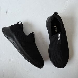 NWOT Little Kid size 1 black slip on woven shoes by STQ
